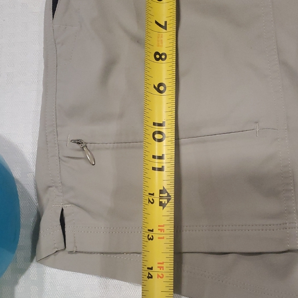 The North Face Women's Beige Cargo Shorts - Picture 5 of 12